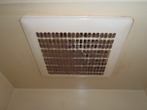 換気扇清掃前